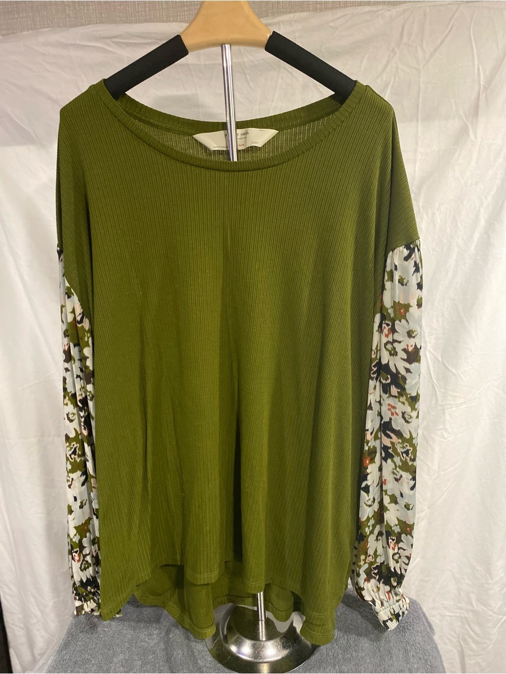 Peace Love World Women’s Top. XL
